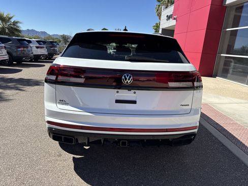 New 2026 Volkswagen Atlas Cross Sport SEL R-Line image 5