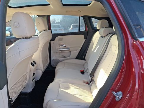 Certified 2021 Mercedes-Benz GLA 250 4MATIC image 10