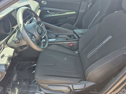 Used 2023 Hyundai Elantra SEL w/ Cargo Package FWD image 17