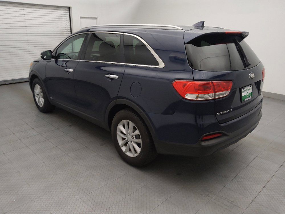 Used 2017 Kia Sorento AWD w/ LX Convenience Package image 3