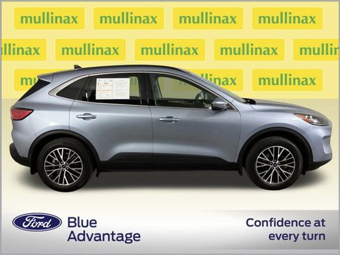 Certified 2022 Ford Escape Titanium w/ Titanium Premium Package image 2