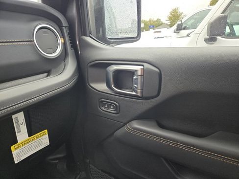 New 2026 Jeep Wrangler Sahara AWD/4WD image 25