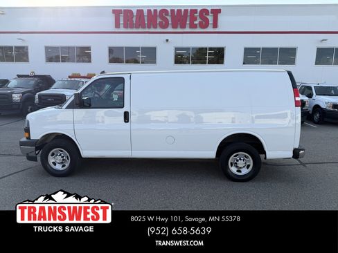 Used 2021 Chevrolet Express 2500 w/ Driver Convenience Package image 2