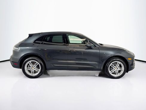 Certified 2025 Porsche Macan AWD/4WD image 8