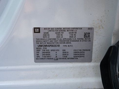 Used 2023 Buick Envision Essence w/ Sport Touring Package FWD image 9