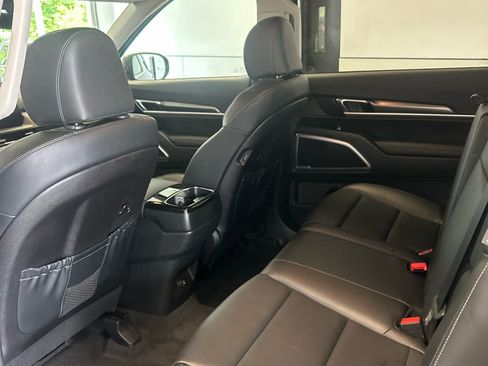 Used 2024 Kia Telluride LX AWD/4WD image 13