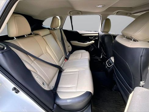 Used 2024 Subaru Outback Limited AWD/4WD image 25