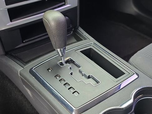 Used 2010 Dodge Charger SE RWD image 18