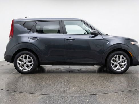 Used 2025 Kia Soul LX w/ LX Technology Package image 11