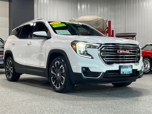Certified 2022 GMC Terrain SLT w/ Infotainment Package II image 6