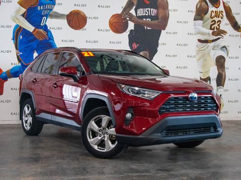 Used 2021 Toyota RAV4 XLE Premium AWD/4WD image 2