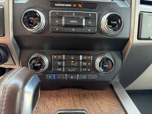 Used 2019 Ford F150 Limited AWD/4WD image 21
