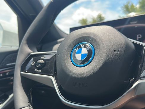 New 2026 BMW i5 eDrive40 image 20