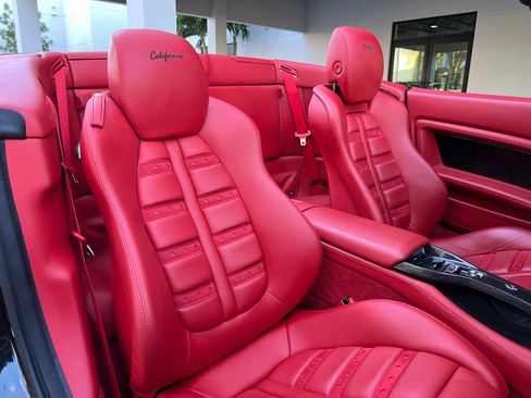 Used 2013 Ferrari California RWD image 27
