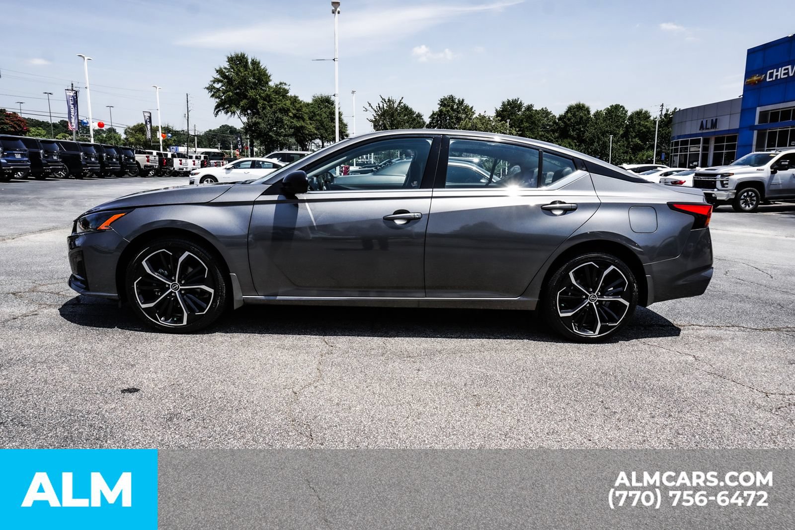 Used 2024 Nissan Altima 2.5 SR w/ SR Premium Package AWD/4WD image 9