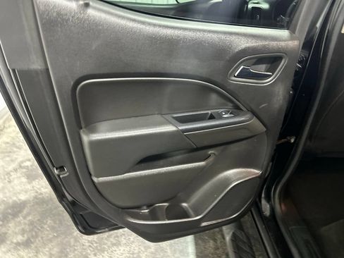 Used 2018 Chevrolet Colorado LT AWD/4WD image 15