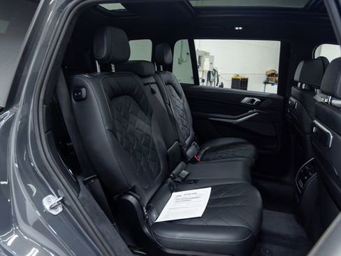 Certified 2025 BMW X7 xDrive40i w/ Executive Package AWD/4WD image 24