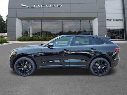 New 2026 Jaguar F-PACE R-Dynamic S image 3