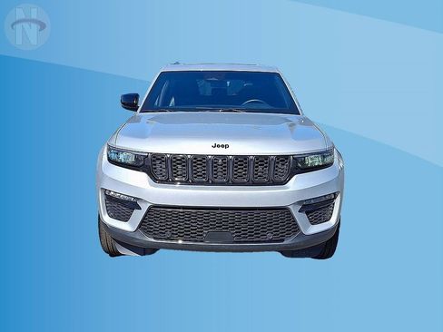 Used 2024 Jeep Grand Cherokee Limited w/ Luxury Tech Group II AWD/4WD image 3