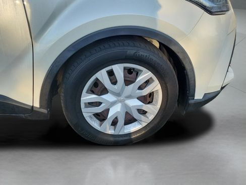 Used 2020 Toyota C-HR LE image 16