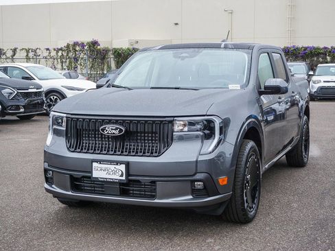 New 2025 Ford Maverick Lobo image 3