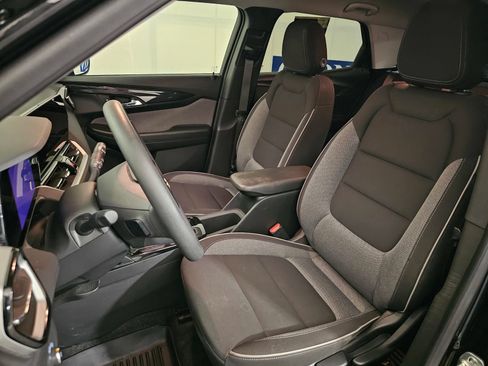 Used 2024 Chevrolet TrailBlazer LT w/ Driver Confidence Package FWD image 5