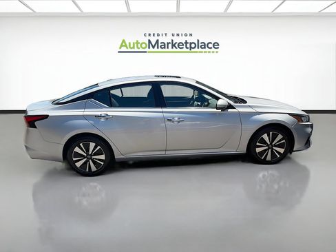 Used 2019 Nissan Altima 2.5 SV FWD image 8