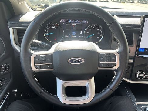 Used 2023 Ford Expedition XLT AWD/4WD image 14