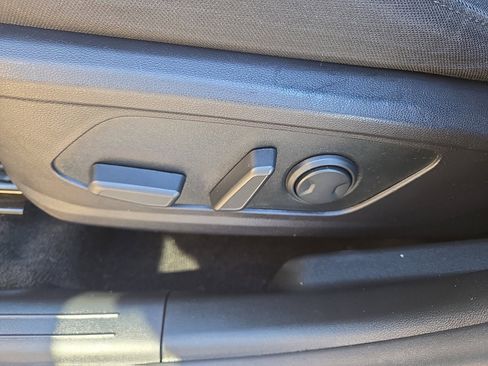 Used 2022 Hyundai Santa Cruz SEL Premium image 32