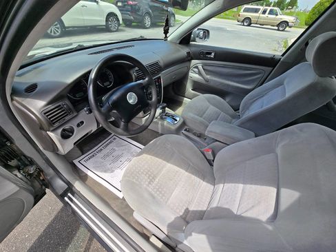 Used 2003 Volkswagen Passat GL image 11