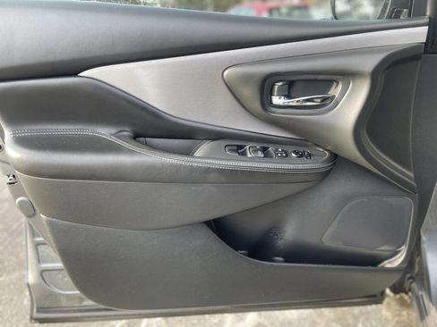 Used 2019 Nissan Murano S image 10