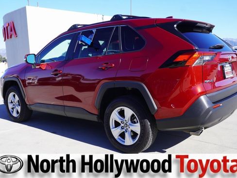 Used 2020 Toyota RAV4 XLE image 5