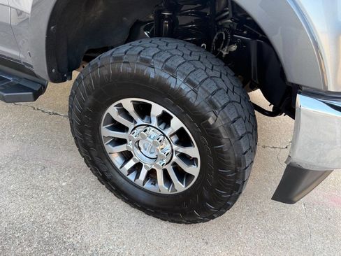 Used 2021 Ford F350 Lariat image 37