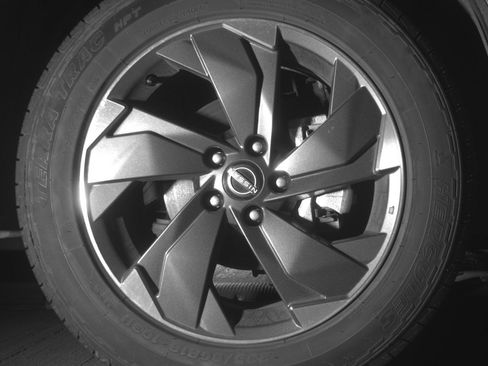 Used 2025 Nissan Rogue SV image 13