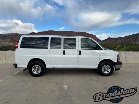 Used 2020 Chevrolet Express 2500 LT w/ LT Preferred Equipment Group image 3