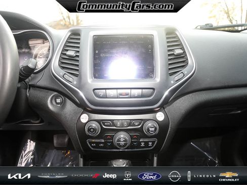 Used 2023 Jeep Cherokee Altitude Lux image 16