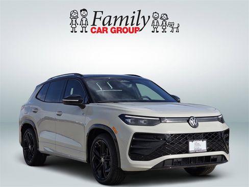 New 2026 Volkswagen Tiguan SE R-Line image 2