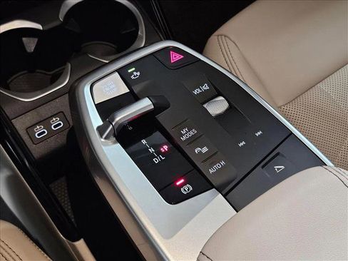 Used 2025 BMW X1 xDrive28i w/ Premium Package image 11