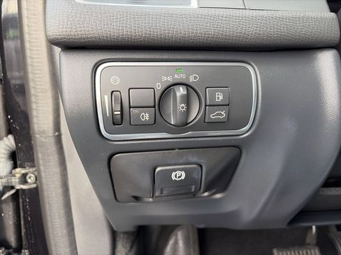 Used 2016 Volvo XC60 T5 Premier image 36