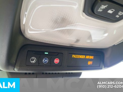 Used 2024 Chevrolet Colorado W/T RWD image 16