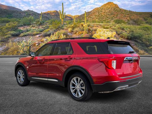 Used 2023 Ford Explorer XLT w/ Equipment Group 202A image 8