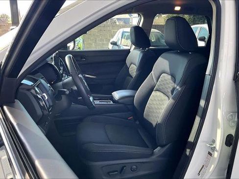 Certified 2024 Nissan Pathfinder SV image 7