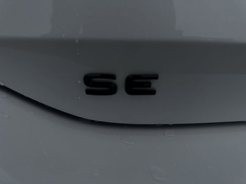 New 2026 Volkswagen Tiguan SE R-Line image 33