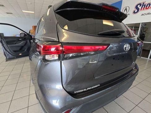 Used 2021 Toyota Highlander XLE FWD image 30