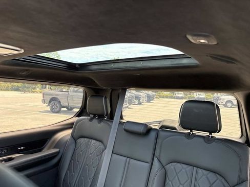 Used 2022 Jeep Grand Wagoneer Series III w/ Rear Seat Video Group 1 AWD/4WD image 31