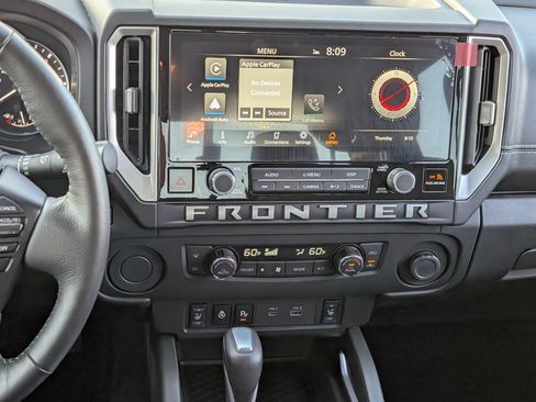 Used 2025 Nissan Frontier SV w/ SV Convenience Package RWD image 11