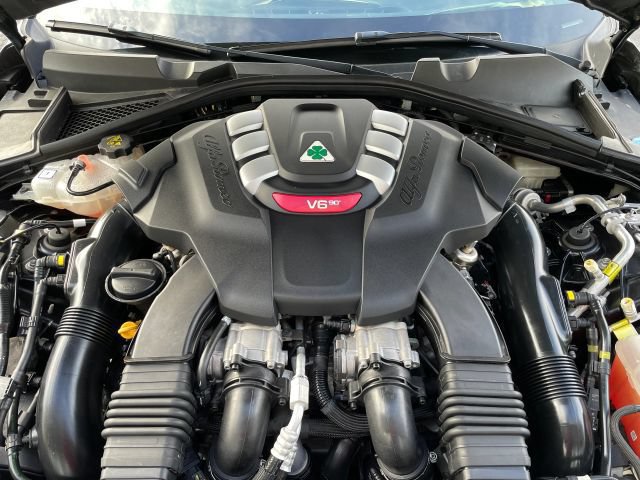 Used 2021 Alfa Romeo Giulia Quadrifoglio RWD image 6