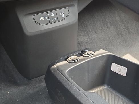 Used 2025 Kia EV6 Light w/ Light LR Technology Package image 30