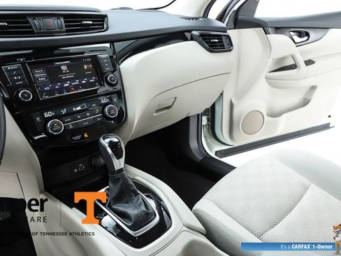 Used 2020 Nissan Rogue Sport SV w/ All-Weather Package AWD/4WD image 23