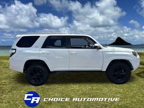 Used 2018 Toyota 4Runner SR5 image 8